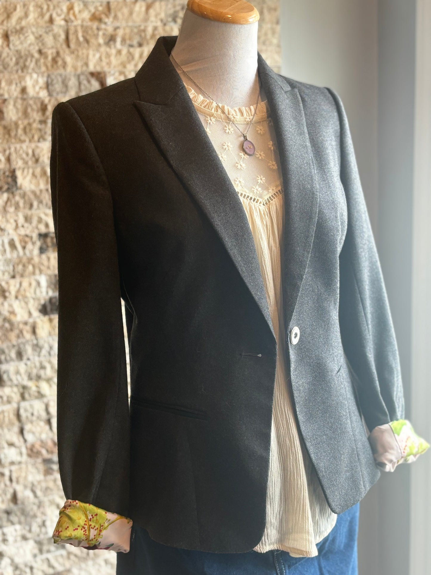 Ted Baker Black Blazer/ Size 2/4