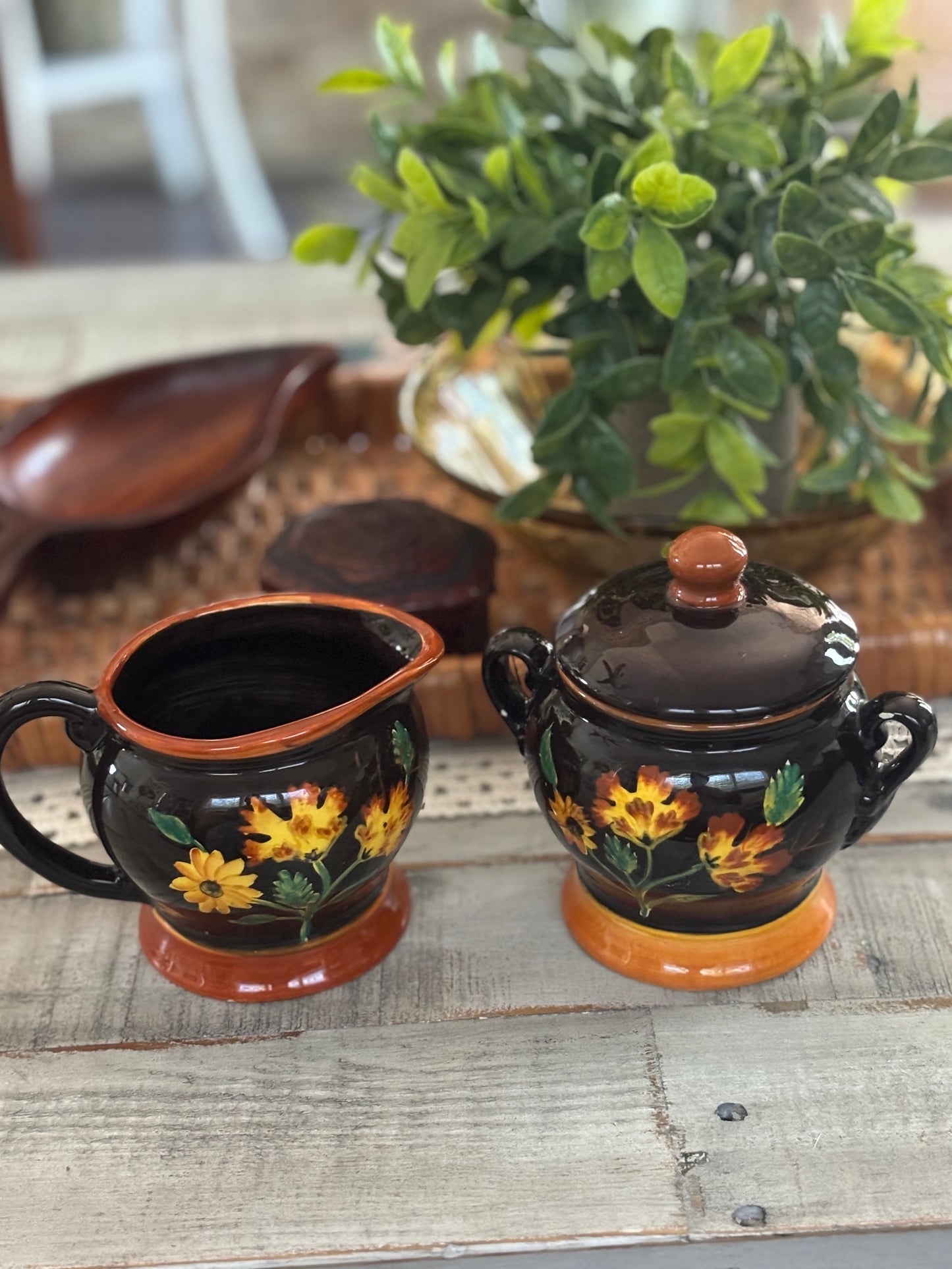 Vintage Sunflower creamer and sugar set