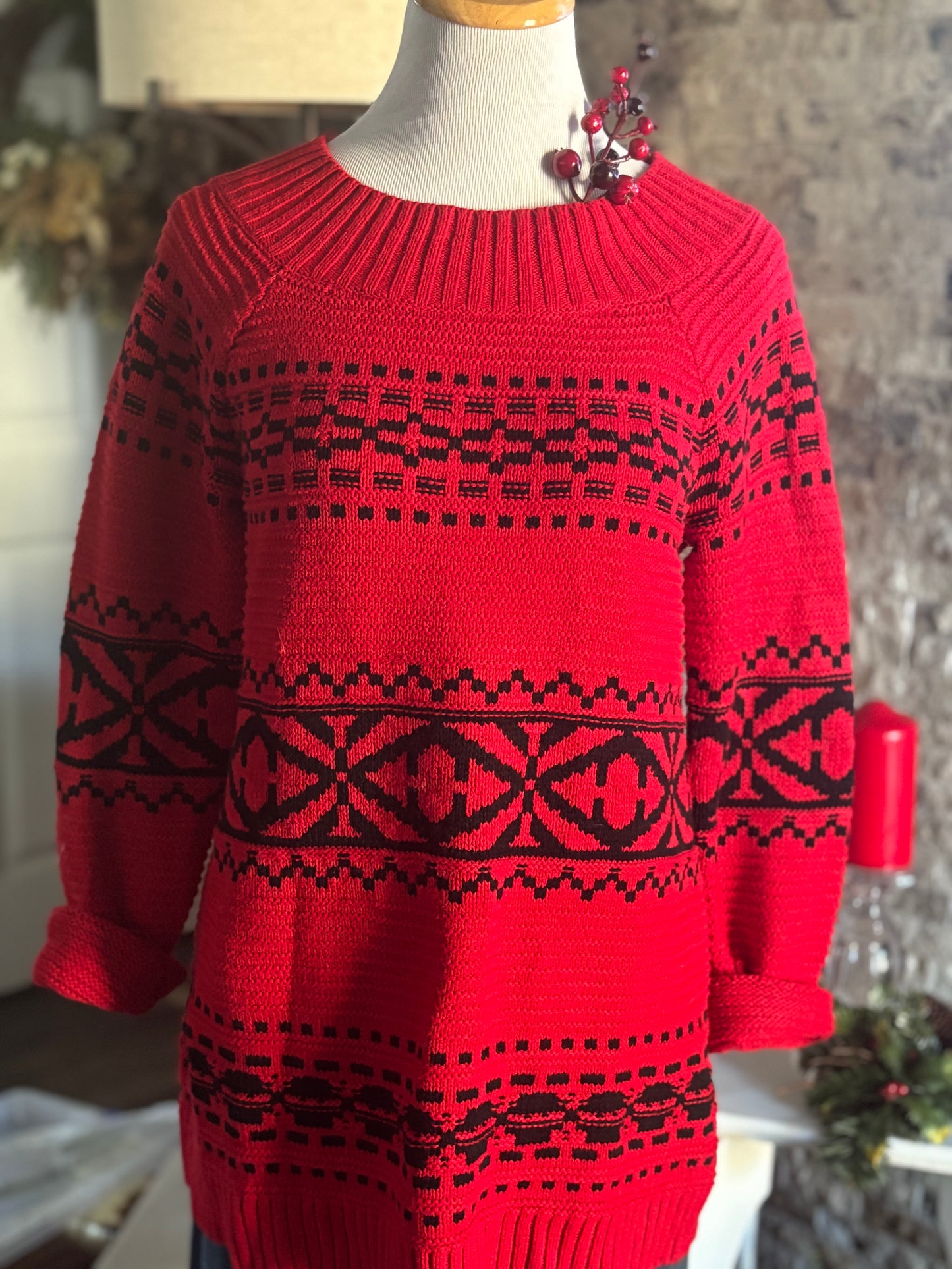 Chaps Cheery Crewneck/Size Medium