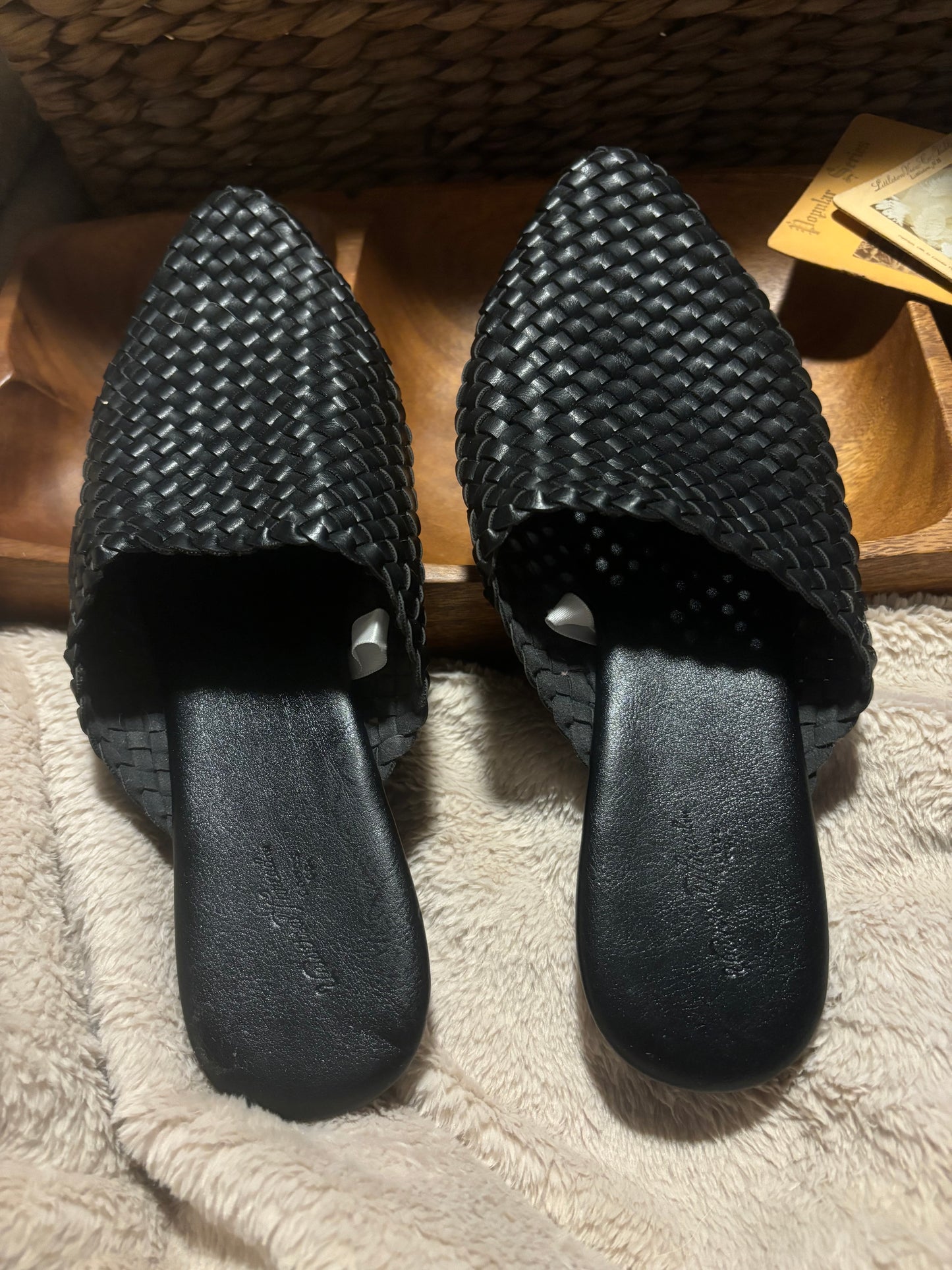 Universal Threads Woven Slides/ Size 8.5