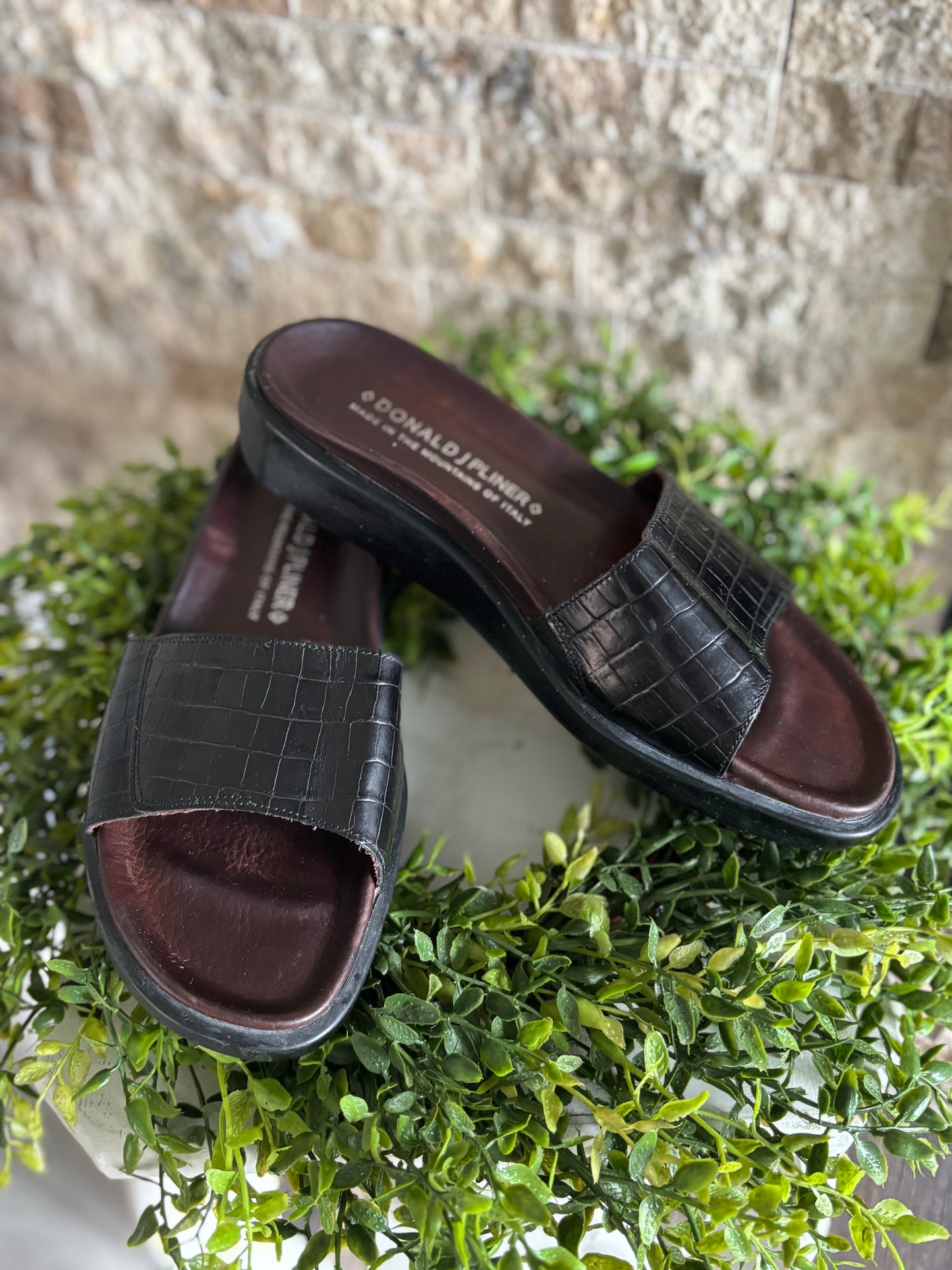 Donald J. Pliner Italian Leather Slides/ 7.5