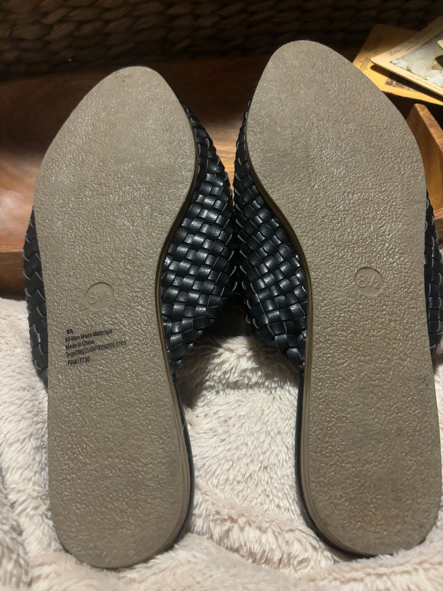 Universal Threads Woven Slides/ Size 8.5