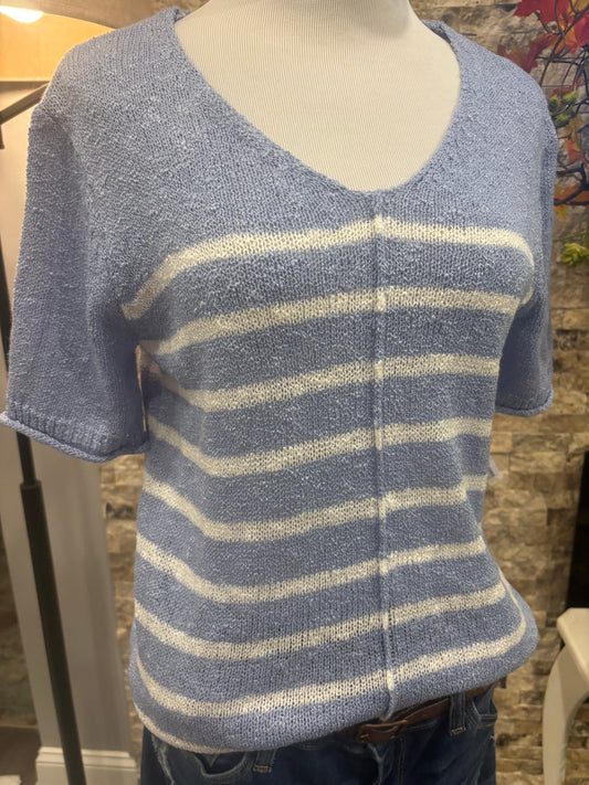 Light knit stripped pullover