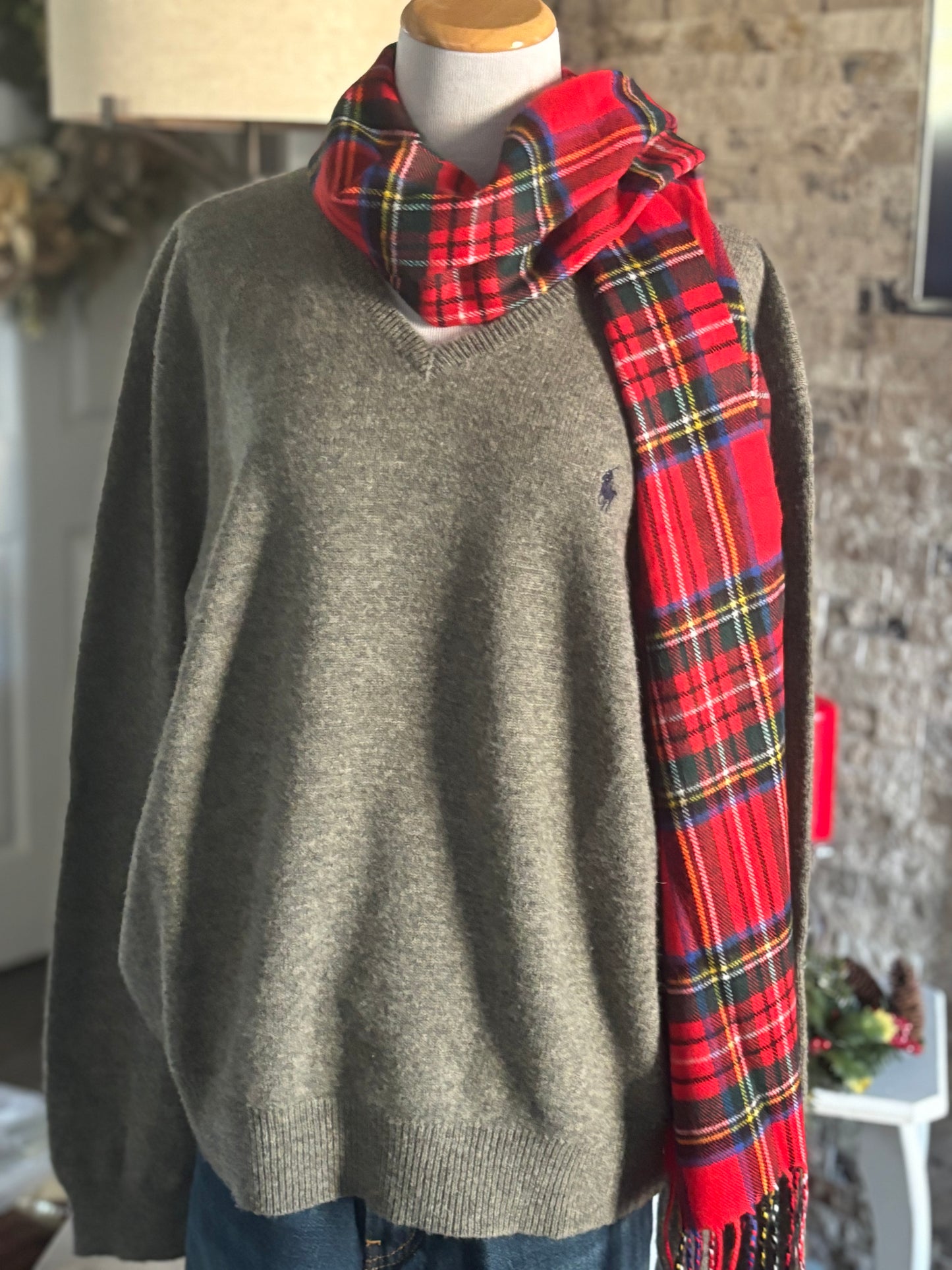 Vintage Ralph Lauren 100% Lambs wool V-neck Sweater/Size XL Men’s