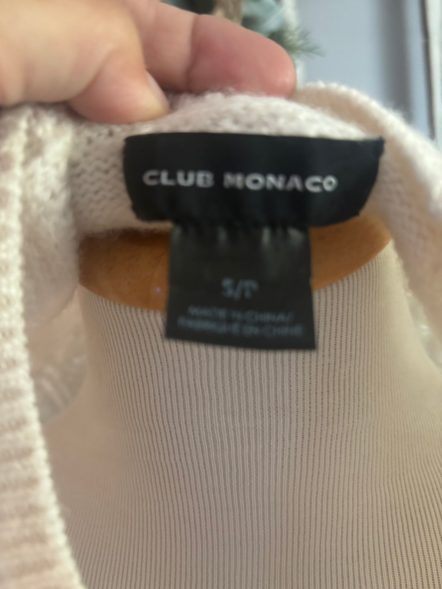 Club Monaco Ivory Knit sweater/ size small petite