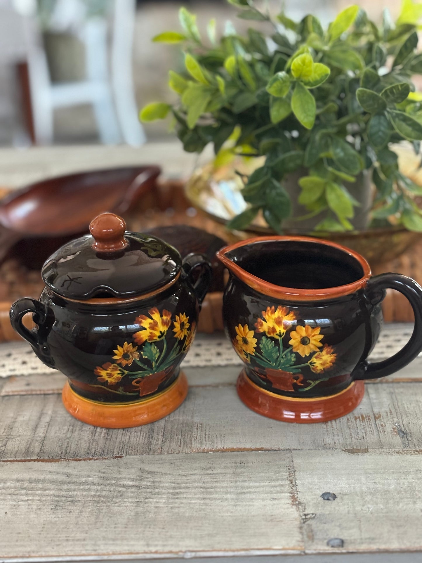 Vintage Sunflower creamer and sugar set