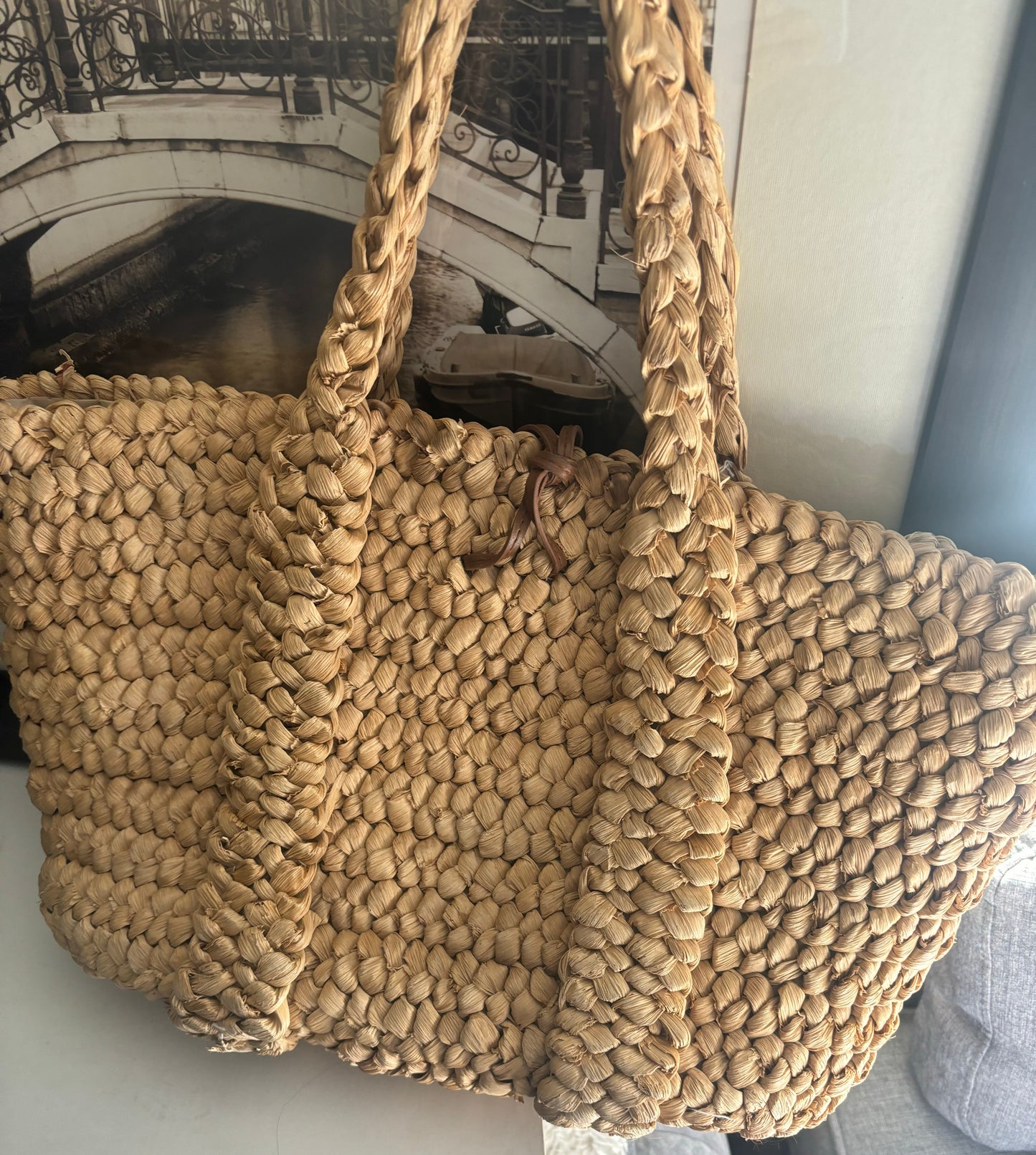 Straw tote bag