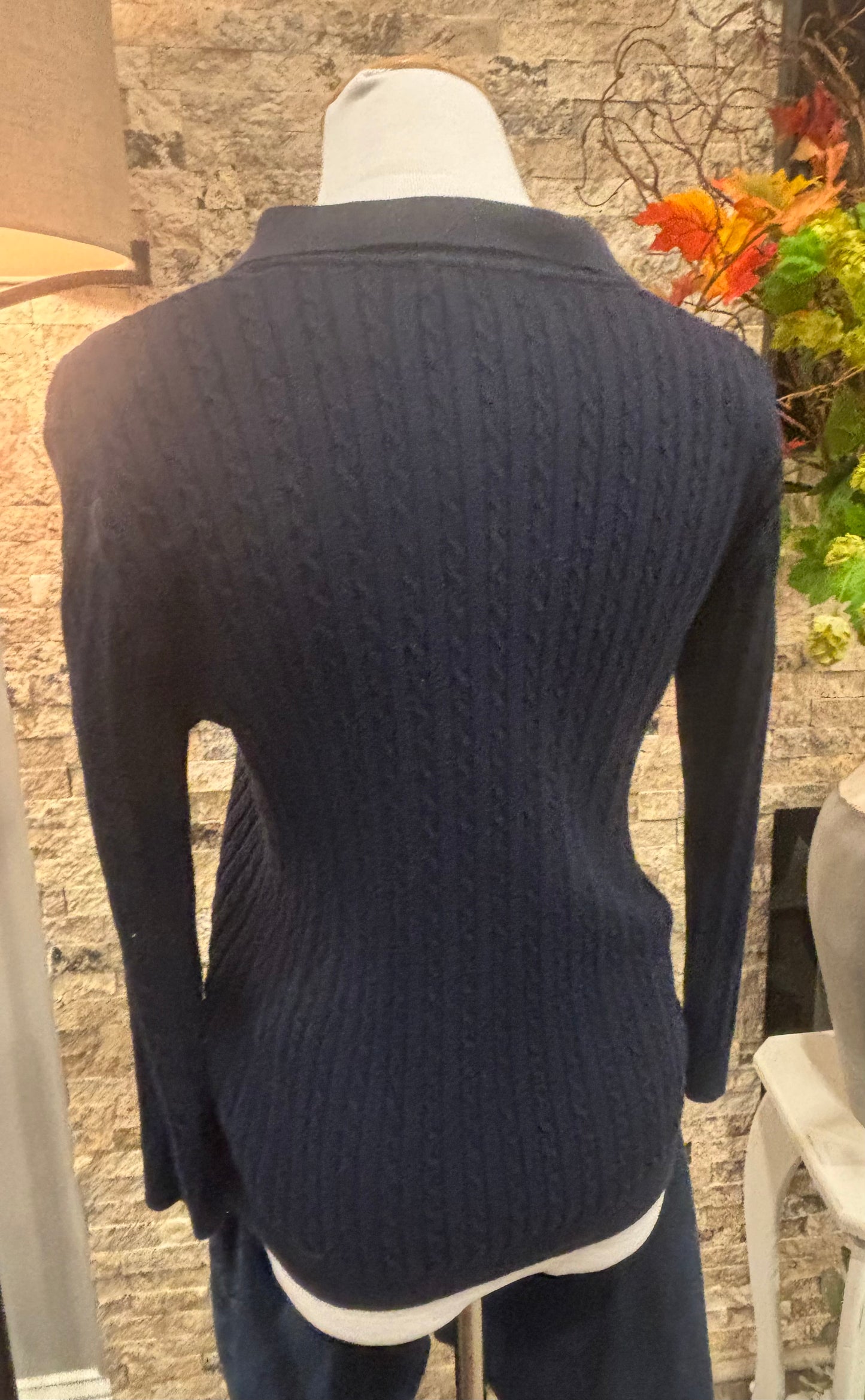 Cable knit collar pullover in Navy size small