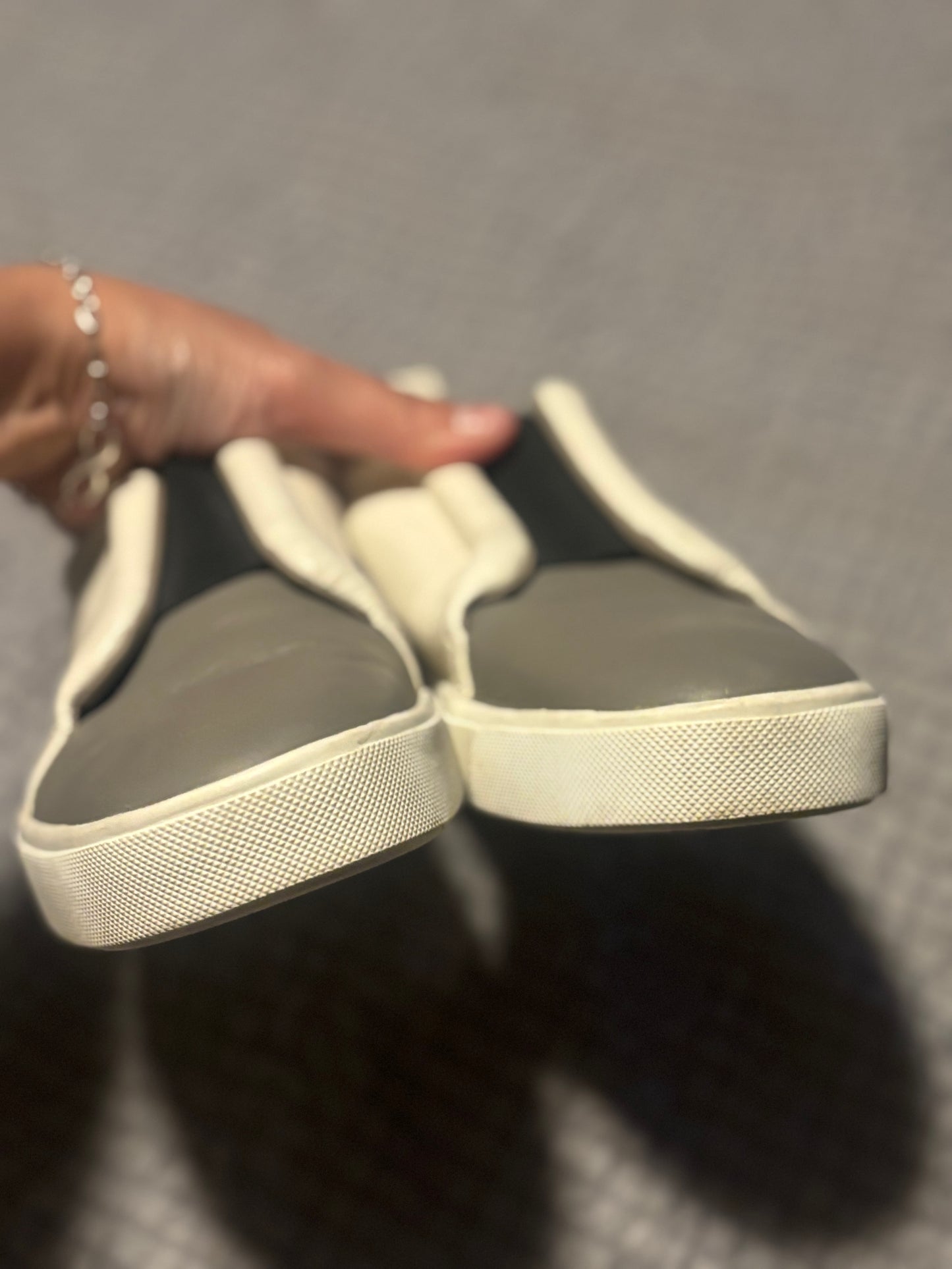 Vince Leather Sneakers/ 6.5