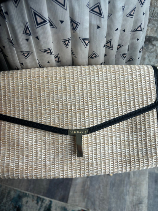 Ted Baker Arthea Shoulder bag/ beige weave with gold chain