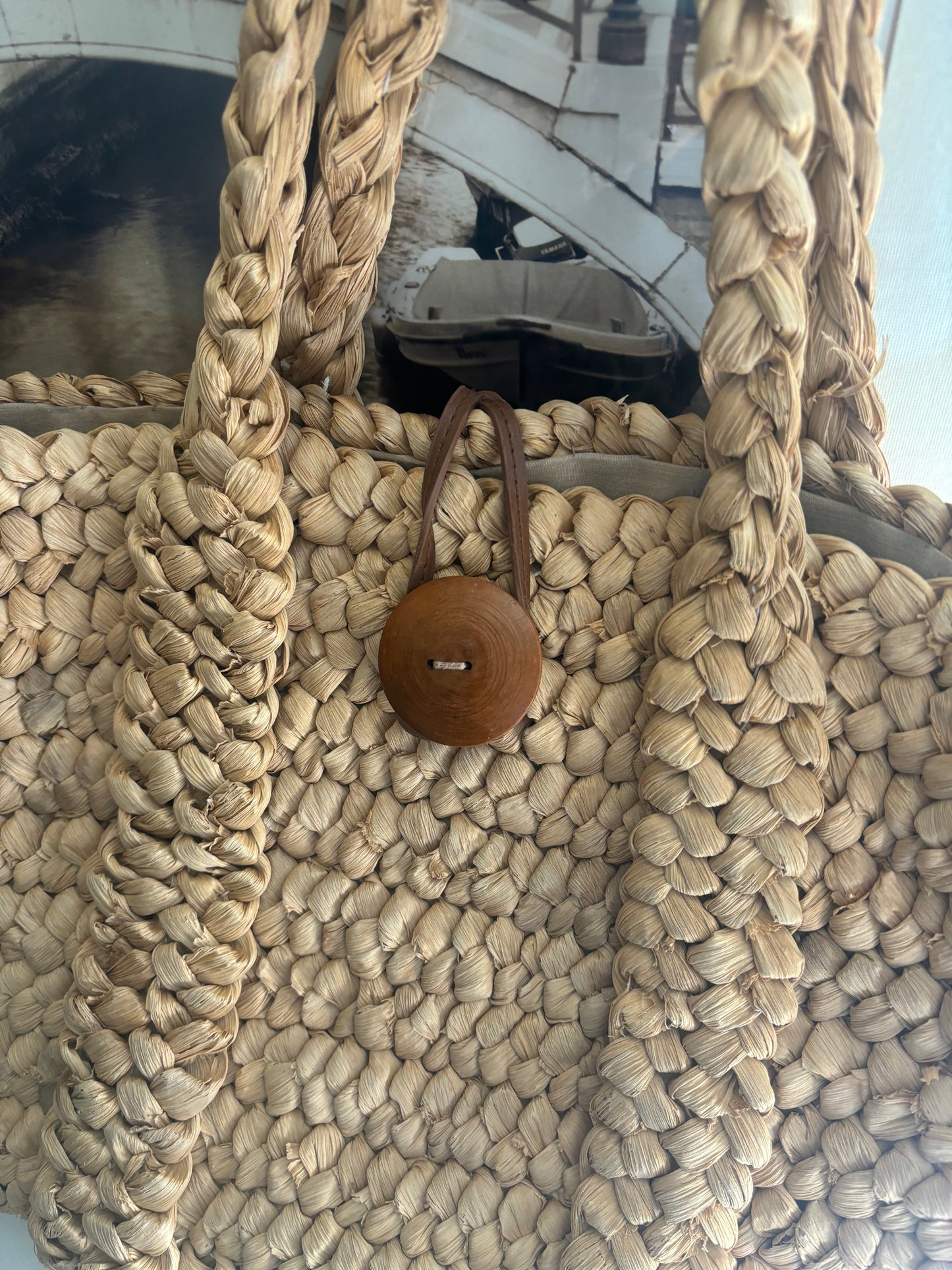 Straw tote bag